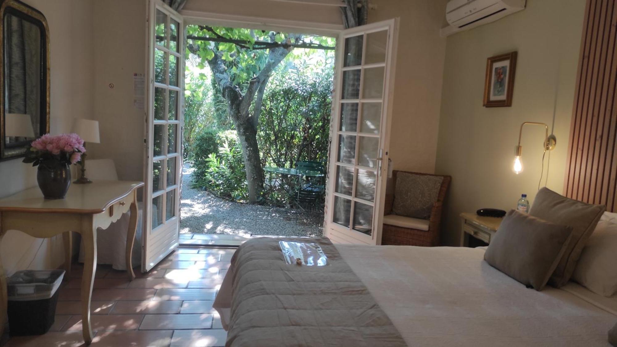Hotel Le Mas Trilles เซเรต์ ภายนอก รูปภาพ