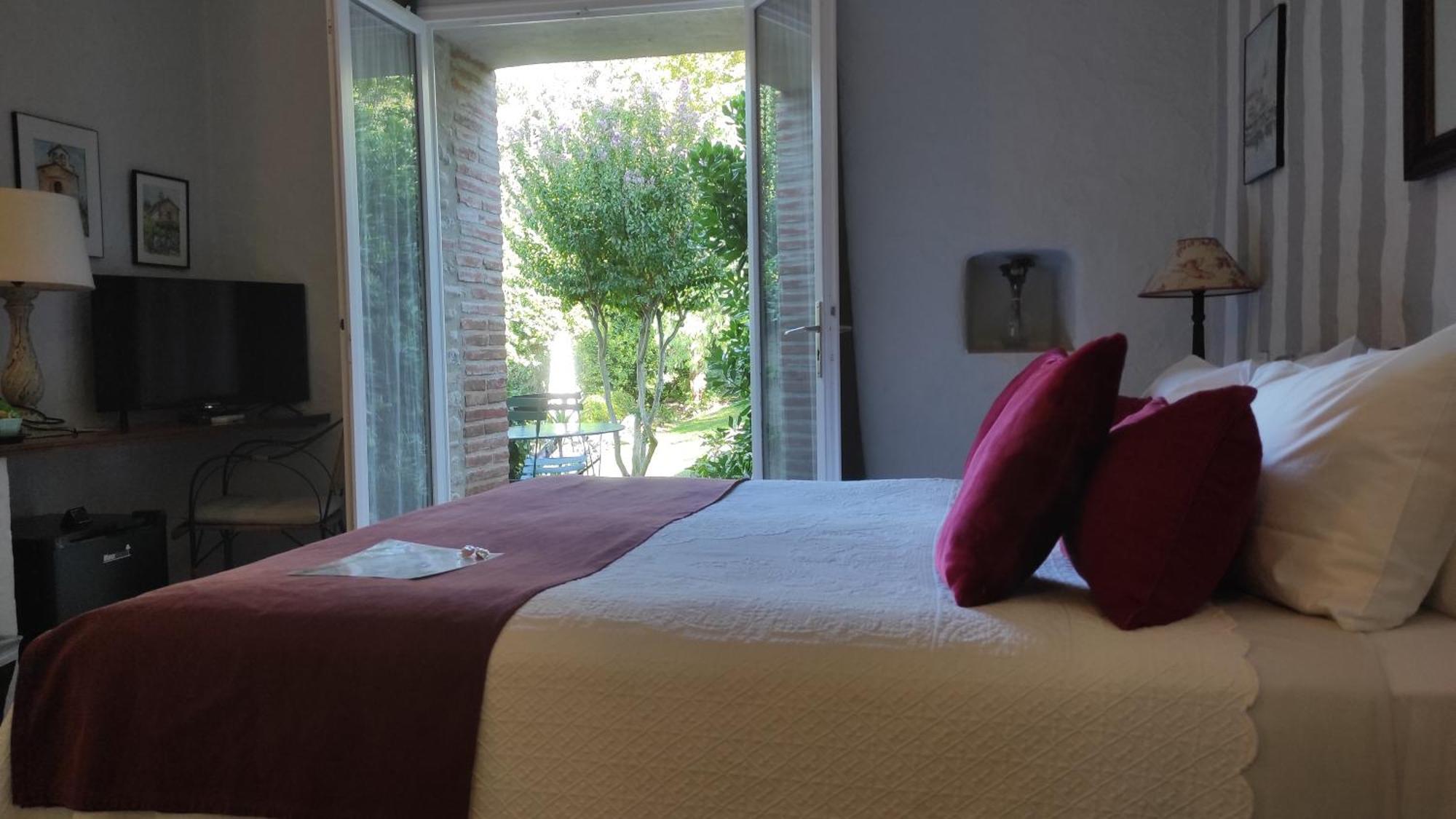Hotel Le Mas Trilles เซเรต์ ภายนอก รูปภาพ